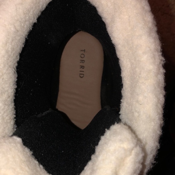 **SOLD**Women’s Torrid “cold weather bootie” 9.5W - Picture 6 of 7
